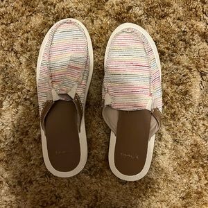 Sanuk slip ons women’s